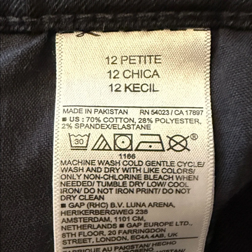 Old Navy 12 Petite Mid-Rise Kicker Bootcut Black Stretch Jeans